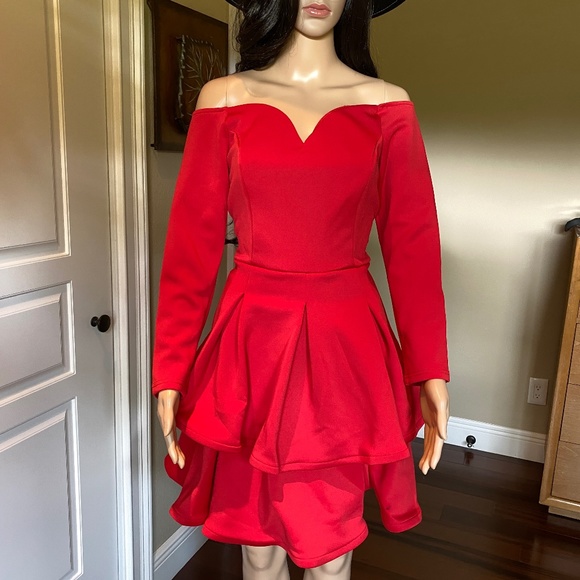 41 - RED LONG SLEEVE MINI DRESS - Picture 12 of 15
